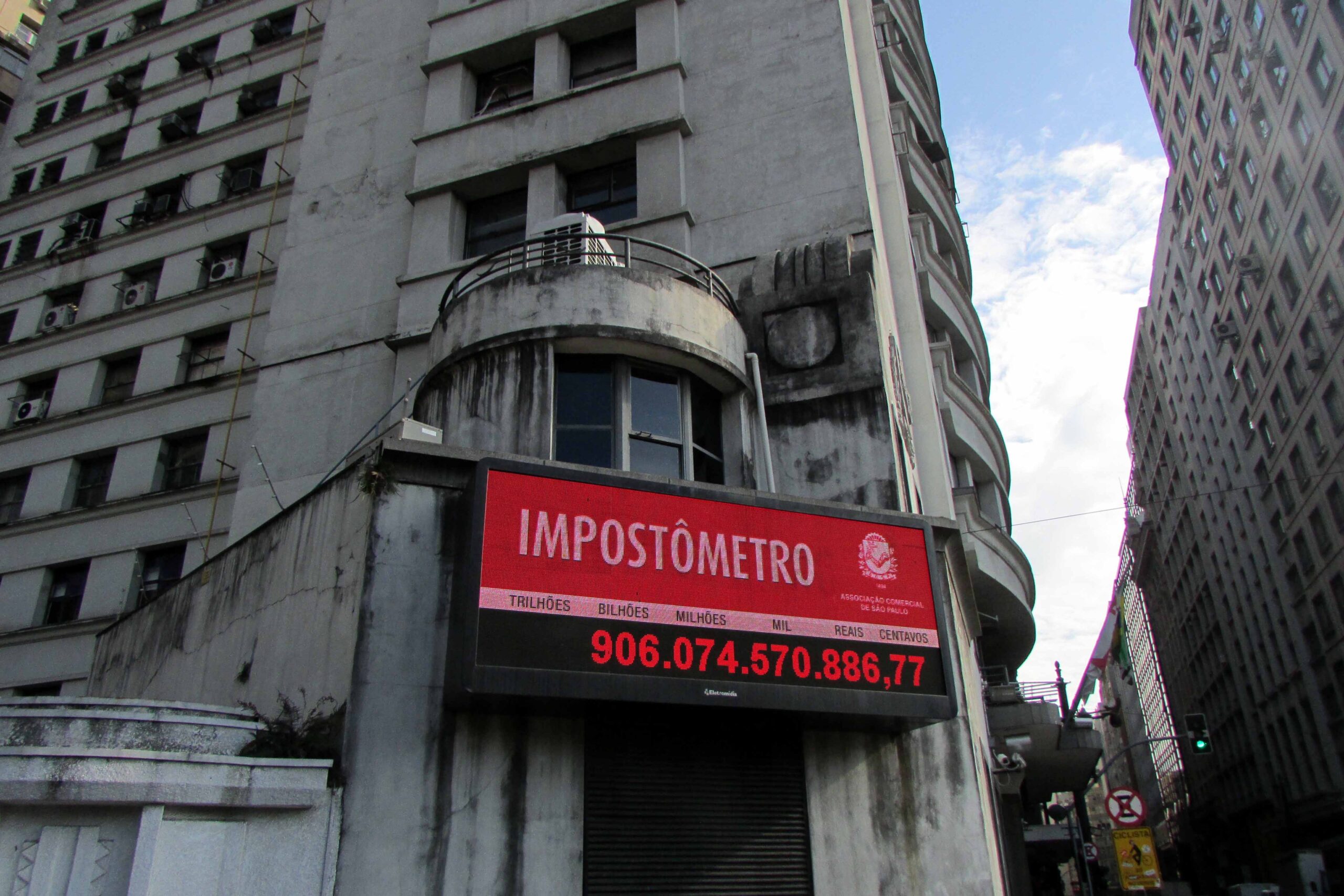 No momento, você está visualizando Covid-19 faz impostômetro ter queda pela primeira vez desde 2005