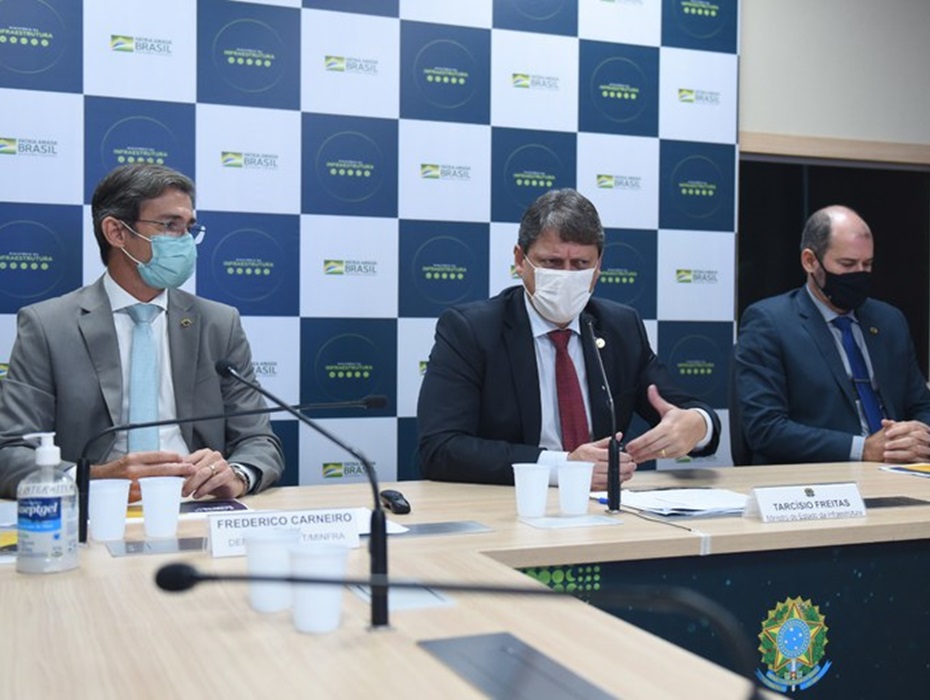 No momento, você está visualizando Tarcísio: mudanças no CTB reduzem burocracias e beneficiam os bons motoristas