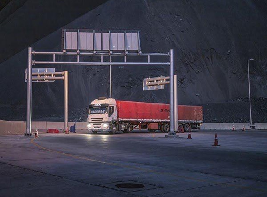 No momento, você está visualizando Temor de COVID faz vizinhos barrarem caminhão do Brasil