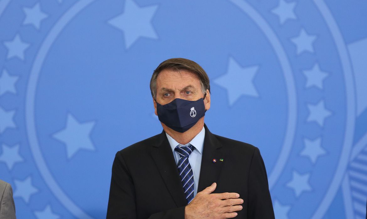 No momento, você está visualizando Bolsonaro assina MP para melhoria do ambiente de negócios no Brasil