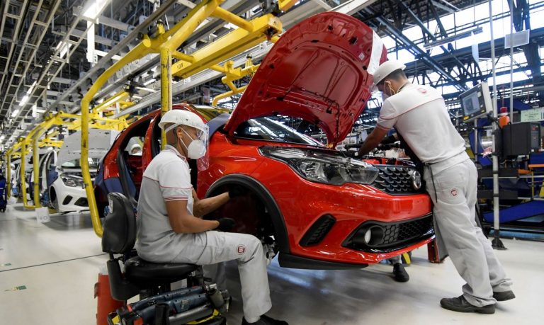 Leia mais sobre o artigo Caged: Brasil gera mais de 400 mil novos empregos formais em fevereiro