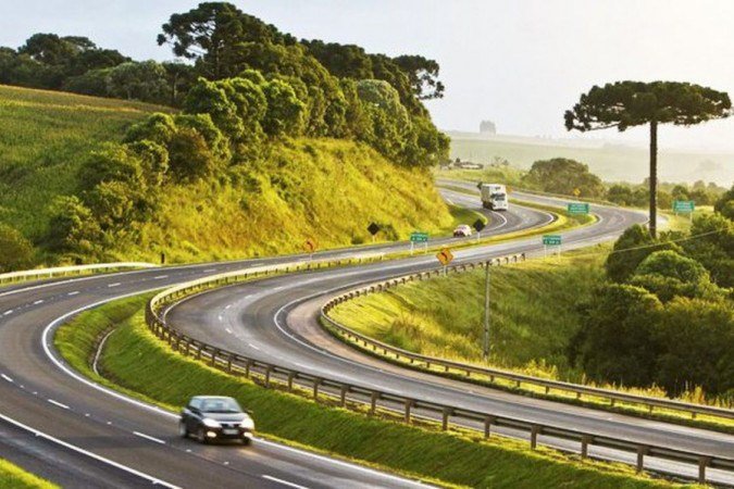 Leia mais sobre o artigo Bolsonaro assina decreto que prevê modernização de rodovias federais