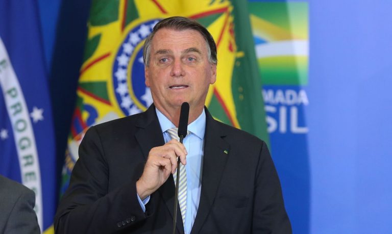 Leia mais sobre o artigo Bolsonaro zera PIS e Cofins do diesel e do gás de cozinha