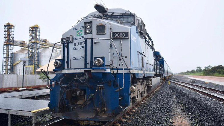 Leia mais sobre o artigo Governo Federal inaugura em Goiás trecho da Ferrovia Norte-Sul