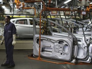 Leia mais sobre o artigo Faturamento da indústria volta a crescer em março, segundo CNI