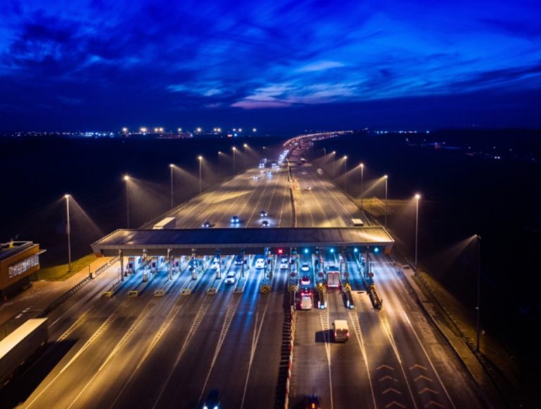 Leia mais sobre o artigo Com intensa atuação da CNT, Congresso aprova projeto que permite cobrança de pedágio por trecho rodado