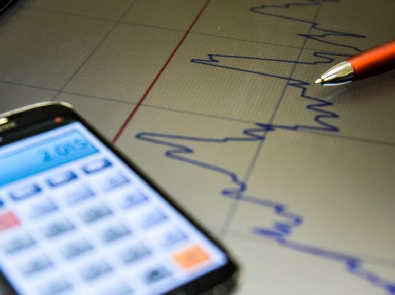 Leia mais sobre o artigo Mercado financeiro aumenta previsão de crescimento da economia