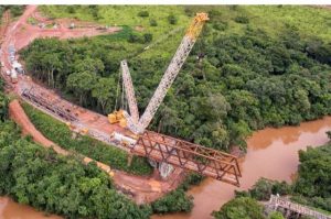 GUINDASTE TRELIÇADO