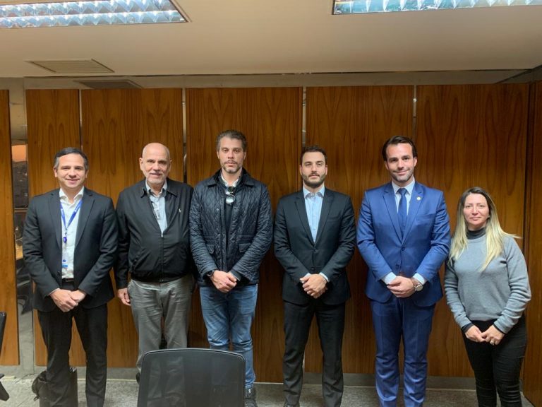 Leia mais sobre o artigo Diretoria do SINDIPESA se reúne com DETRAN em São Paulo