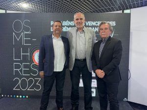 Leia mais sobre o artigo Top Crane 2023 premia empresas do setor de transporte e movimentação de carga