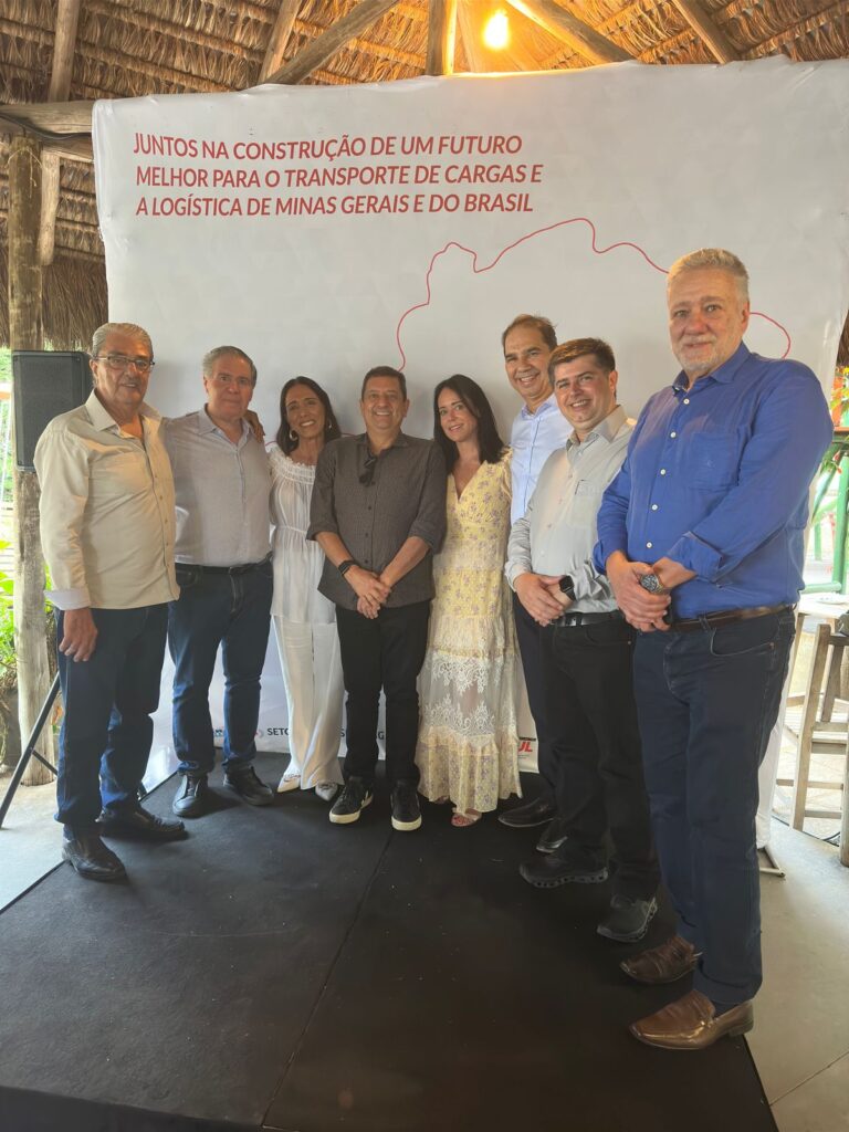 Leia mais sobre o artigo FETCEMG reúne lideranças e parceiros do setor para celebrar o encerramento da gestão Sérgio Pedrosa