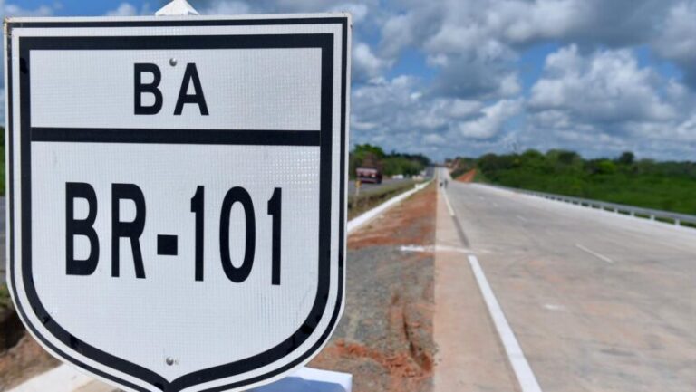 Leia mais sobre o artigo BR-101 mantém os combustíveis mais caros entre as principais rodovias brasileiras