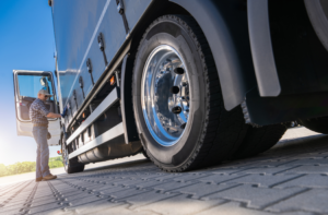 Leia mais sobre o artigo Resolução do CONTRAN proíbe venda de carretas sem pneus