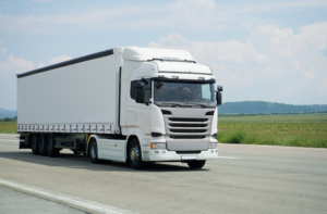 Leia mais sobre o artigo Projeto de lei propõe redução do descanso obrigatório de motoristas de carga para 8 horas