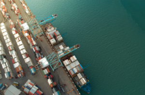 Leia mais sobre o artigo Setor de transporte rodoviário de cargas analisa impactos da ampliação do Porto de Santos