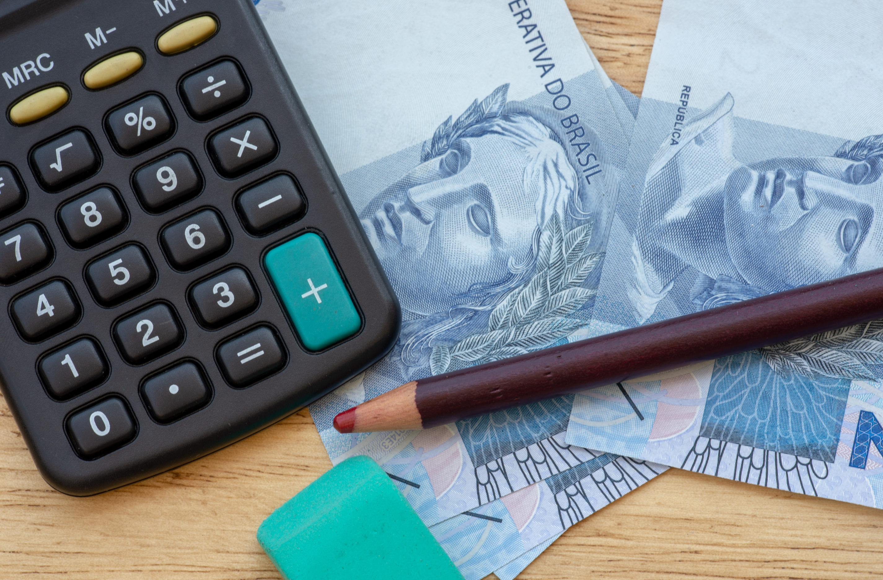 No momento, você está visualizando Lula entrega projeto de isenção de IR para quem ganha até R$ 5 mil