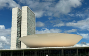 Leia mais sobre o artigo Câmara aprova projeto que destina multas de trânsito ao custeio da CNH