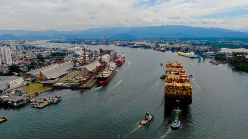 No momento, você está visualizando Porto de Santos registra queda de 2,4% na movimentação de carga no primeiro quadrimestre