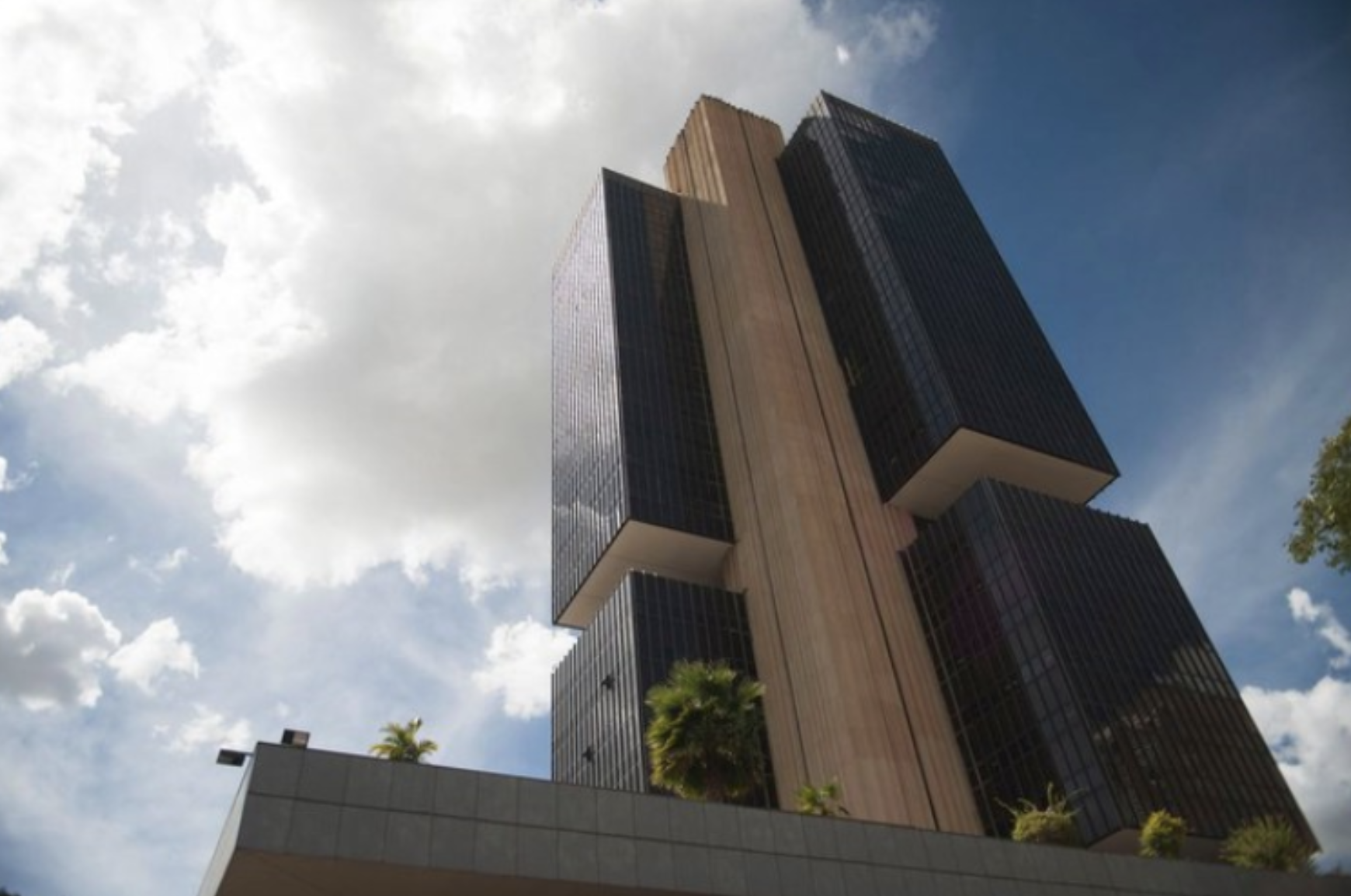 No momento, você está visualizando CNT apresenta ao Banco Central desafios e prioridades do setor de transporte