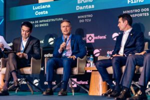 Leia mais sobre o artigo “País avança em concessões e bate recorde histórico em obras de transporte”, destaca Renan Filho