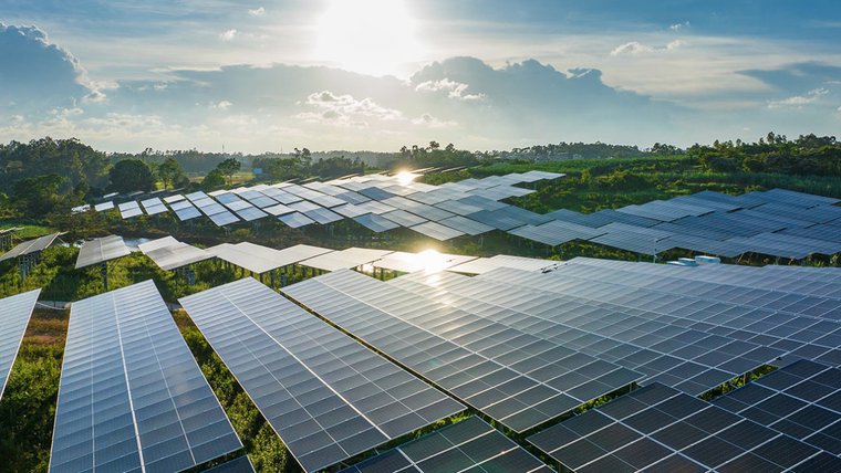 Leia mais sobre o artigo Quase metade das indústrias brasileiras já investe em fontes renováveis de energia, mostra pesquisa da CNI