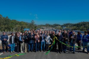 Leia mais sobre o artigo Entregue nesta quinta por Renan Filho, novo Complexo Viário de Blumenau destrava eixo logístico estratégico para Santa Catarina