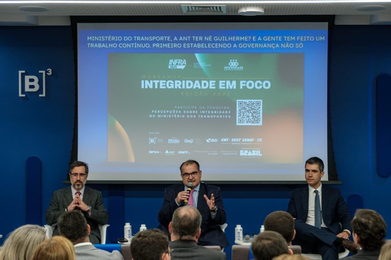 No momento, você está visualizando Junto à CGU, Ministério dos Transportes debate importância da integridade na infraestrutura de transportes